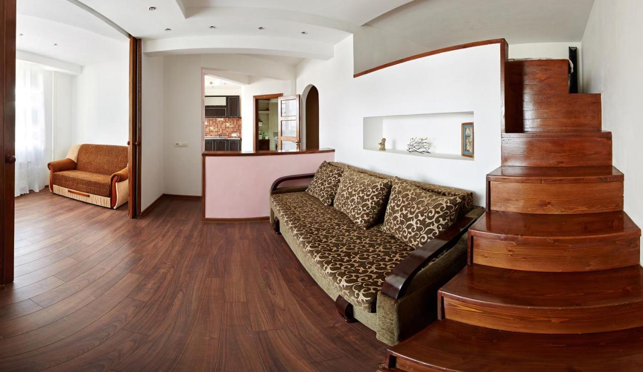 ריבנה Babylon Apartment On Bukovinskaya Street מראה חיצוני תמונה