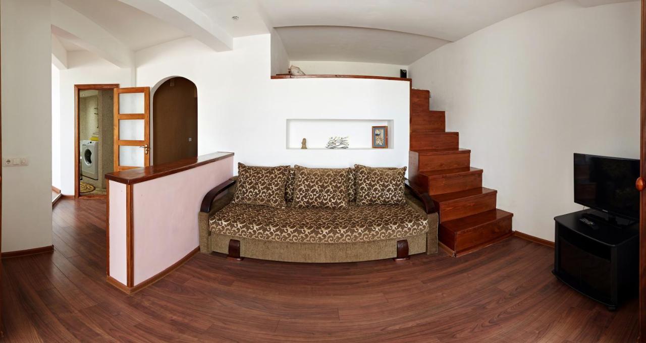 ריבנה Babylon Apartment On Bukovinskaya Street מראה חיצוני תמונה
