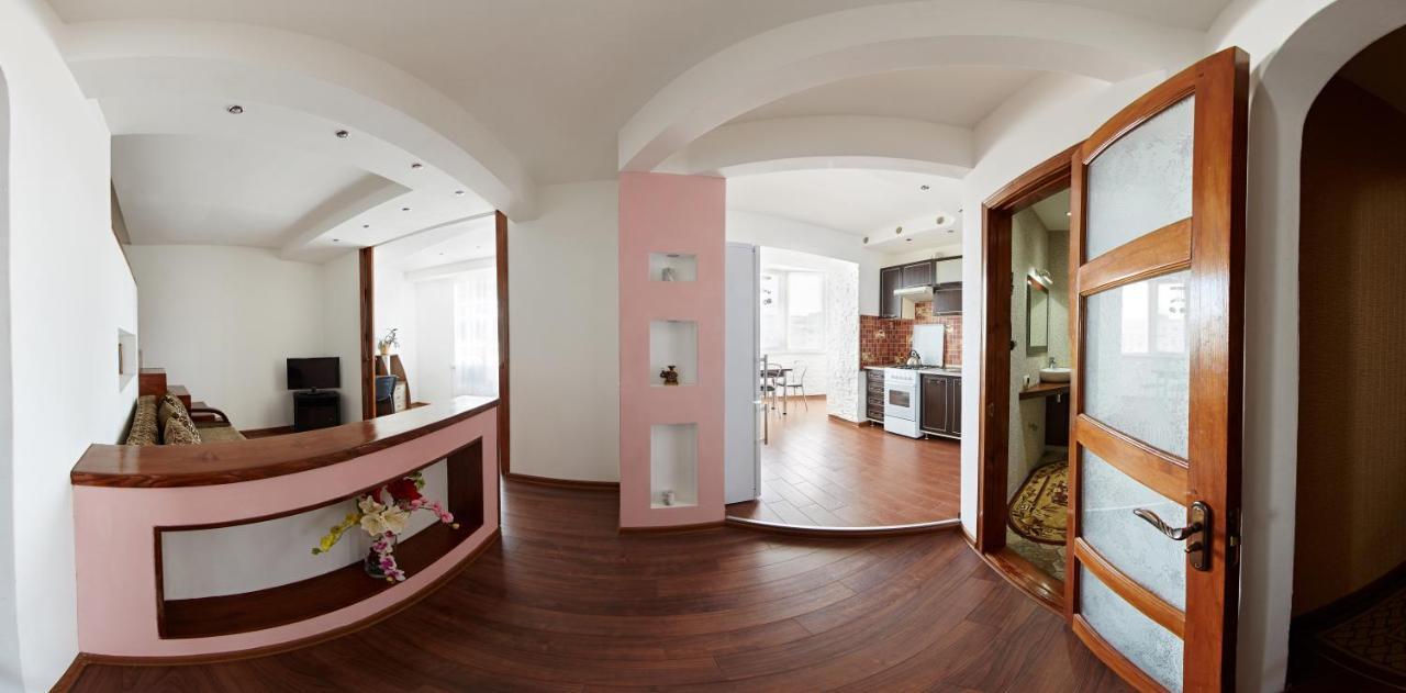 ריבנה Babylon Apartment On Bukovinskaya Street מראה חיצוני תמונה